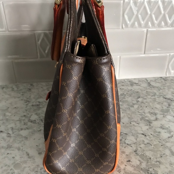 Rioni Moda Italia Signature Handbag - Picture 6 of 11